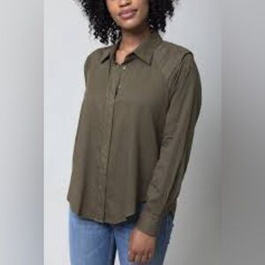 Xirena Edynn Button Front Long Sleeve Cotton Shirt in Agave Green - Size XS